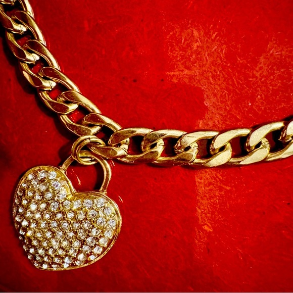 Chunky Gold Tone Curb Chain with Rhinestone Heart Pendant - Picture 4 of 5